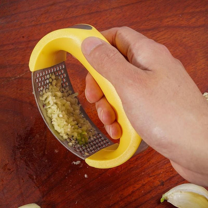 Stainless Steel Garlic Masher Garlic Press Household Manual Curve Fruit Vegetable Tools Kitchen Gadgets BENNYS