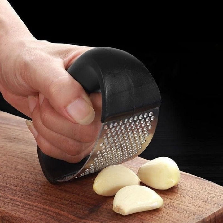 Stainless Steel Garlic Masher Garlic Press Household Manual Curve Fruit Vegetable Tools Kitchen Gadgets BENNYS