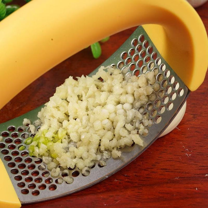 Stainless Steel Garlic Masher Garlic Press Household Manual Curve Fruit Vegetable Tools Kitchen Gadgets BENNYS