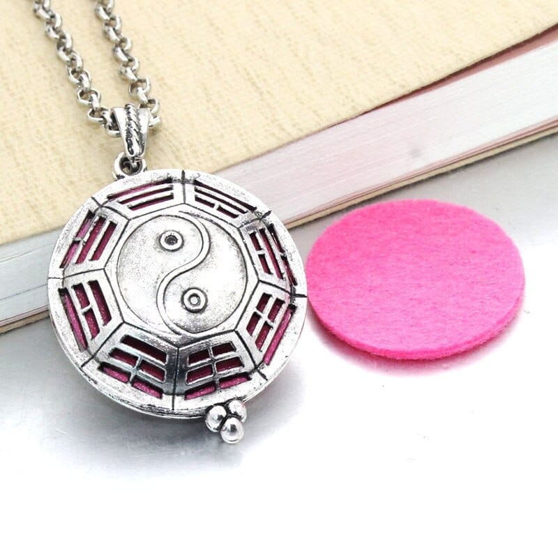1pcs Aroma Diffuser Necklace Essential Oil Necklace With Pads Bennys Beauty World