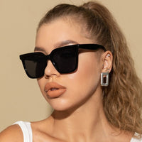 2022 New Fashion Sunglasses Women Brand Designer Retro Rectangle Sun Glasses Bennys Beauty World