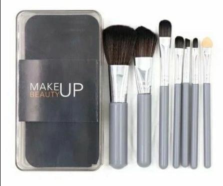 7-piece-professional-makeup-brush Bennys Beauty World