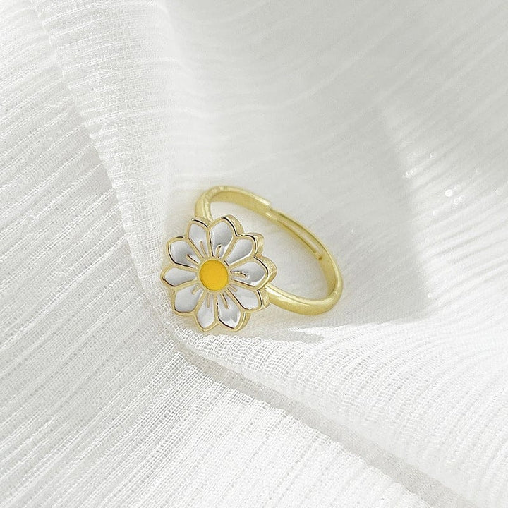 Fashion Sweet Little Daisy Ring Wild Flower Ring Bennys Beauty World