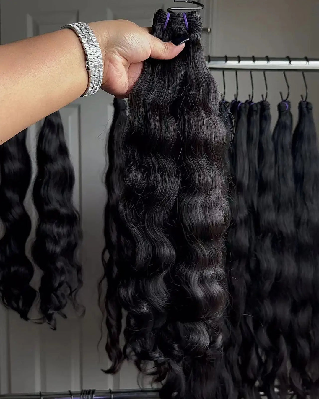 Unprocessed Vietnamese Hair Cuticle-Aligned Hair Bundles