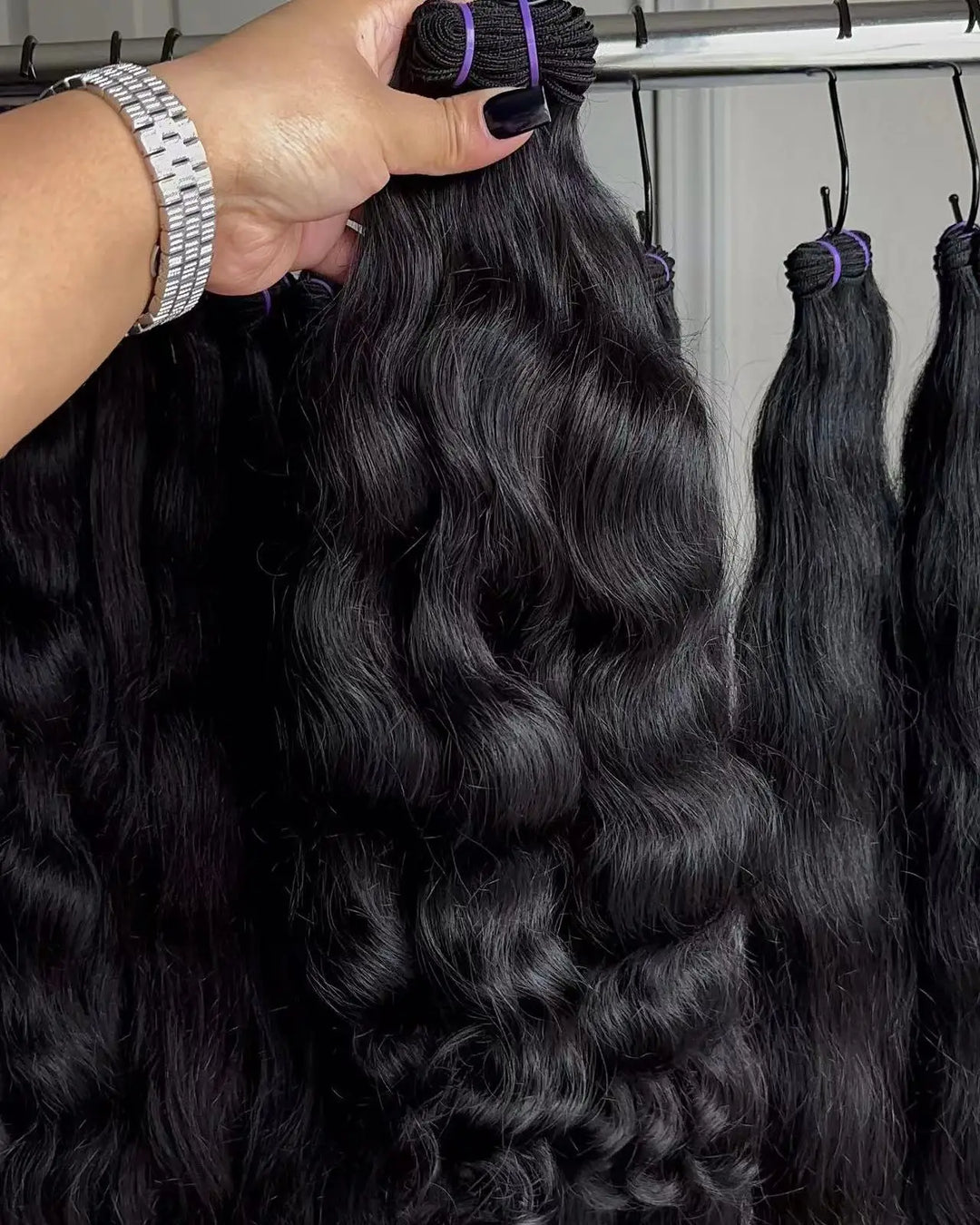 Unprocessed Vietnamese Hair Cuticle-Aligned Hair Bundles
