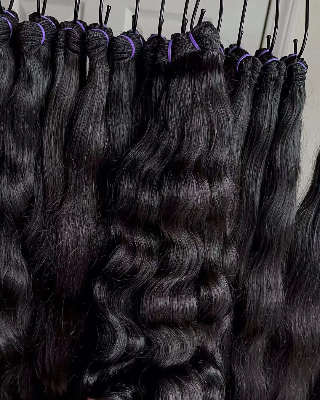 Unprocessed Vietnamese Hair Cuticle-Aligned Hair Bundles