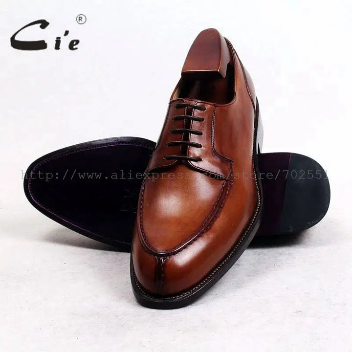 Leather Outsole Breathable Lacing Mens Shoe