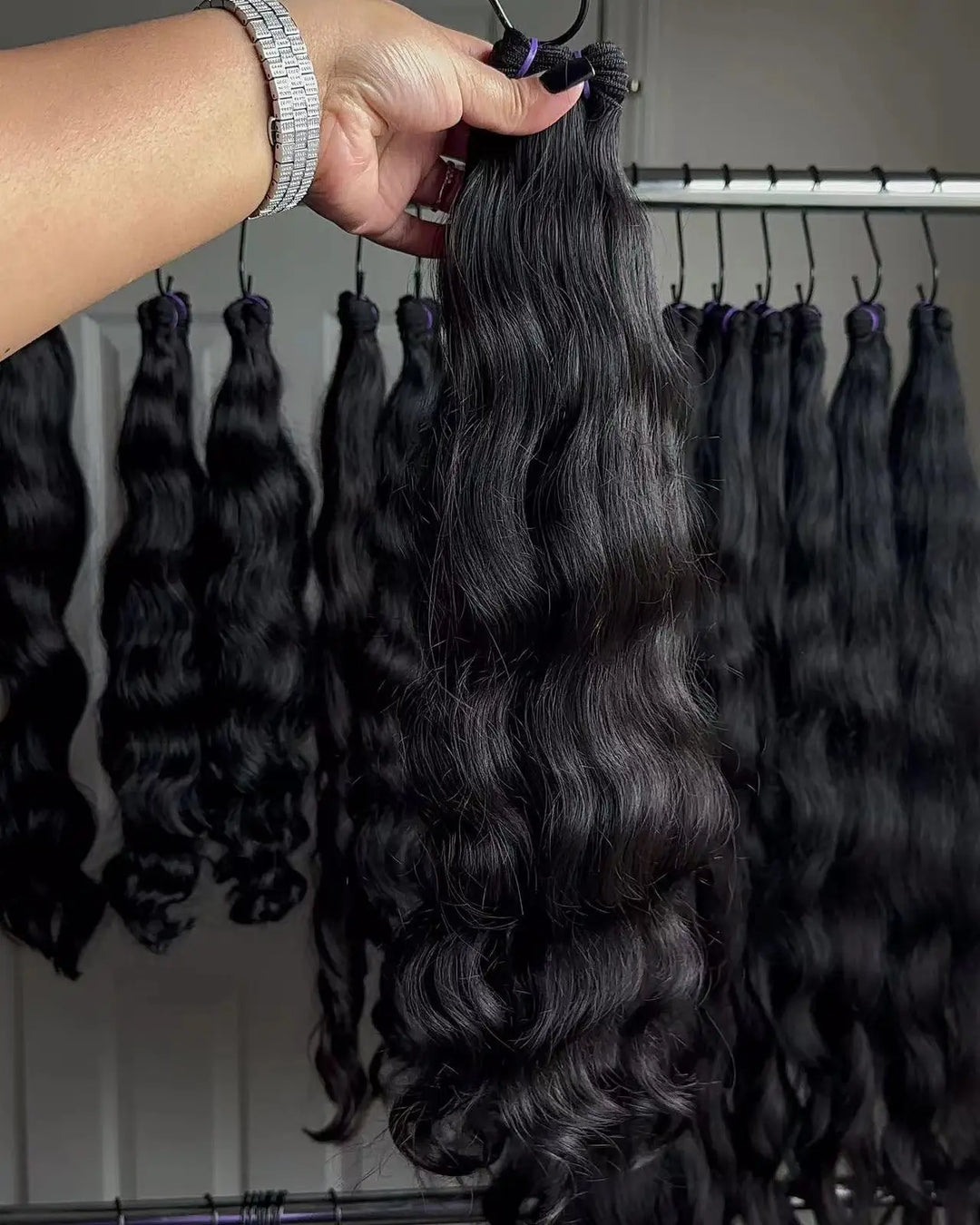 Unprocessed Vietnamese Hair Cuticle-Aligned Hair Bundles