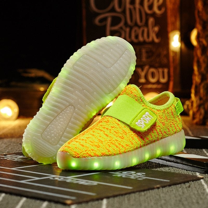 GLOWING SNEAKERS WITH USB CHARGING