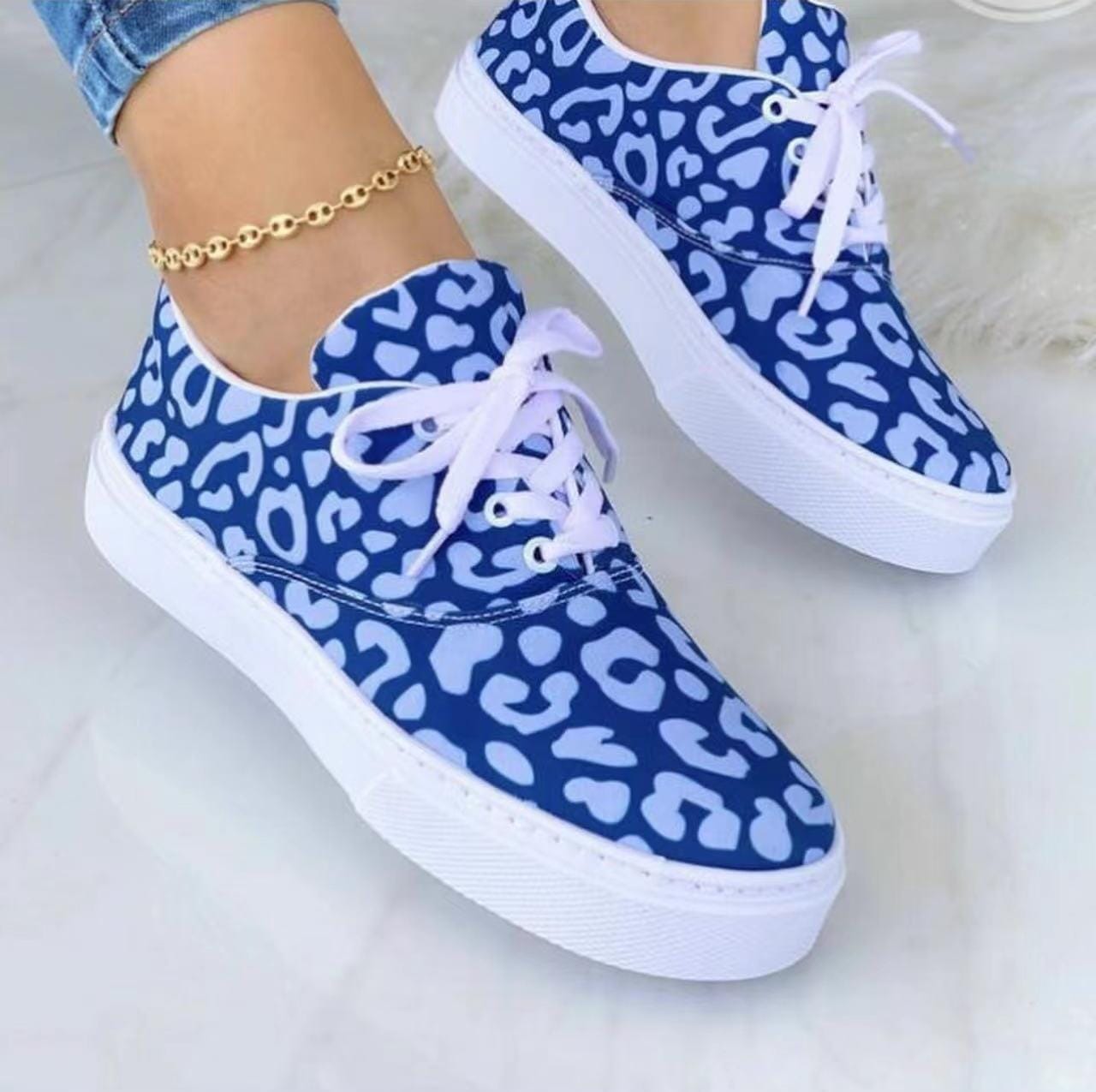 Printed sneakers 2025