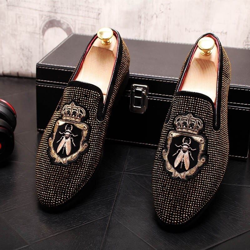 Men s Casual Summer Shoes Pointed Toe Embroidery Rhinestone Shoes