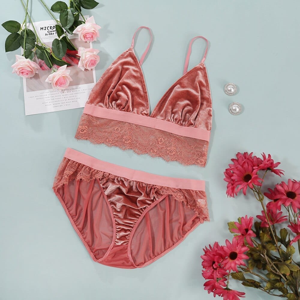 Plus Size Lace Velvet Bra + Panty Lingerie Set