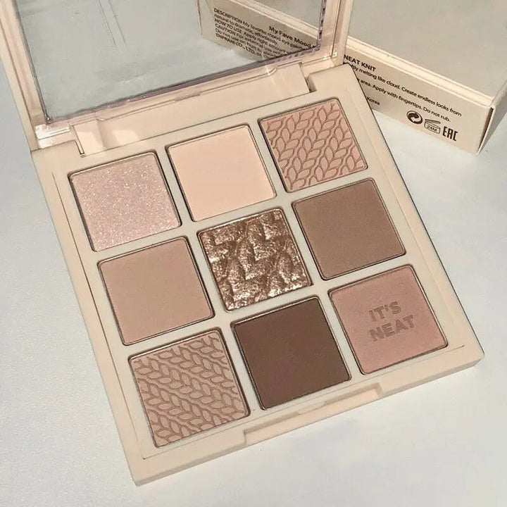&nbsp;Knit Button Eyeshadow Tray