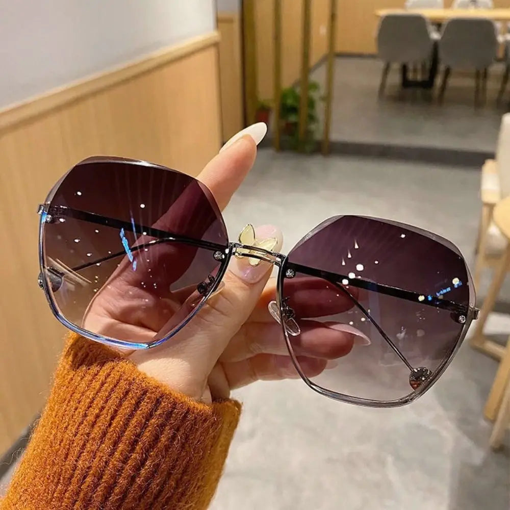 Rimless Oversized Gradient Sunglasses – Square UV400 Shades for Women