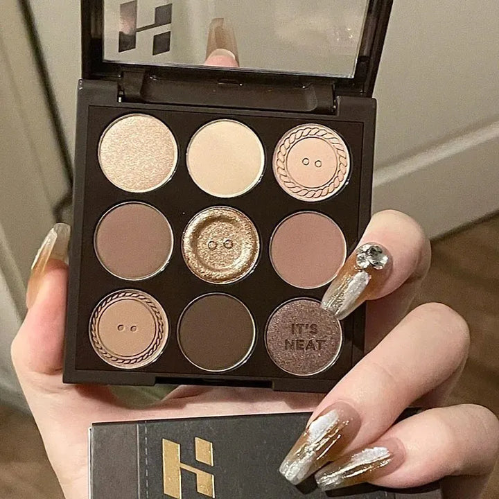 &nbsp;Knit Button Eyeshadow Tray