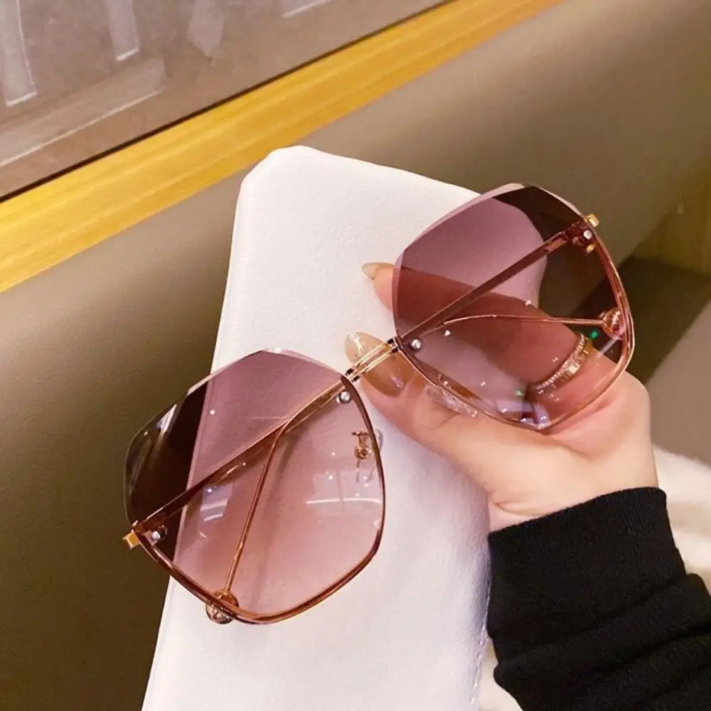 Rimless Oversized Gradient Sunglasses – Square UV400 Shades for Women