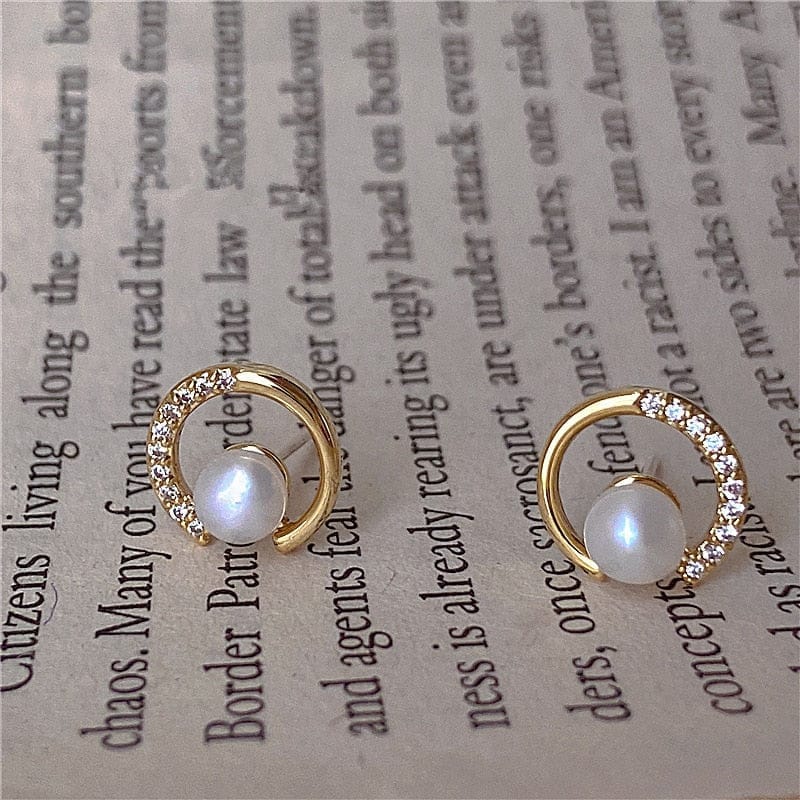 Trendy Round Exquisite Pearl Round C-shaped Simple Stud Earrings For Women BENNYS 
