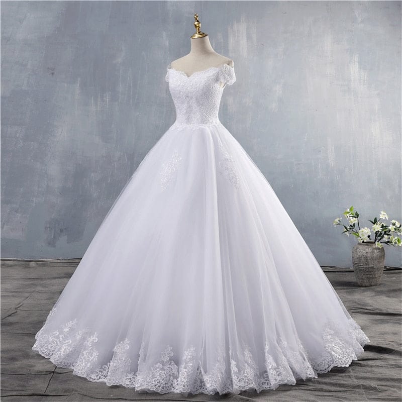 Plain white ball on sale gown wedding dresses