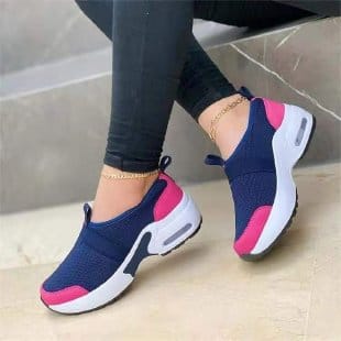 Flat hot sale sneakers womens